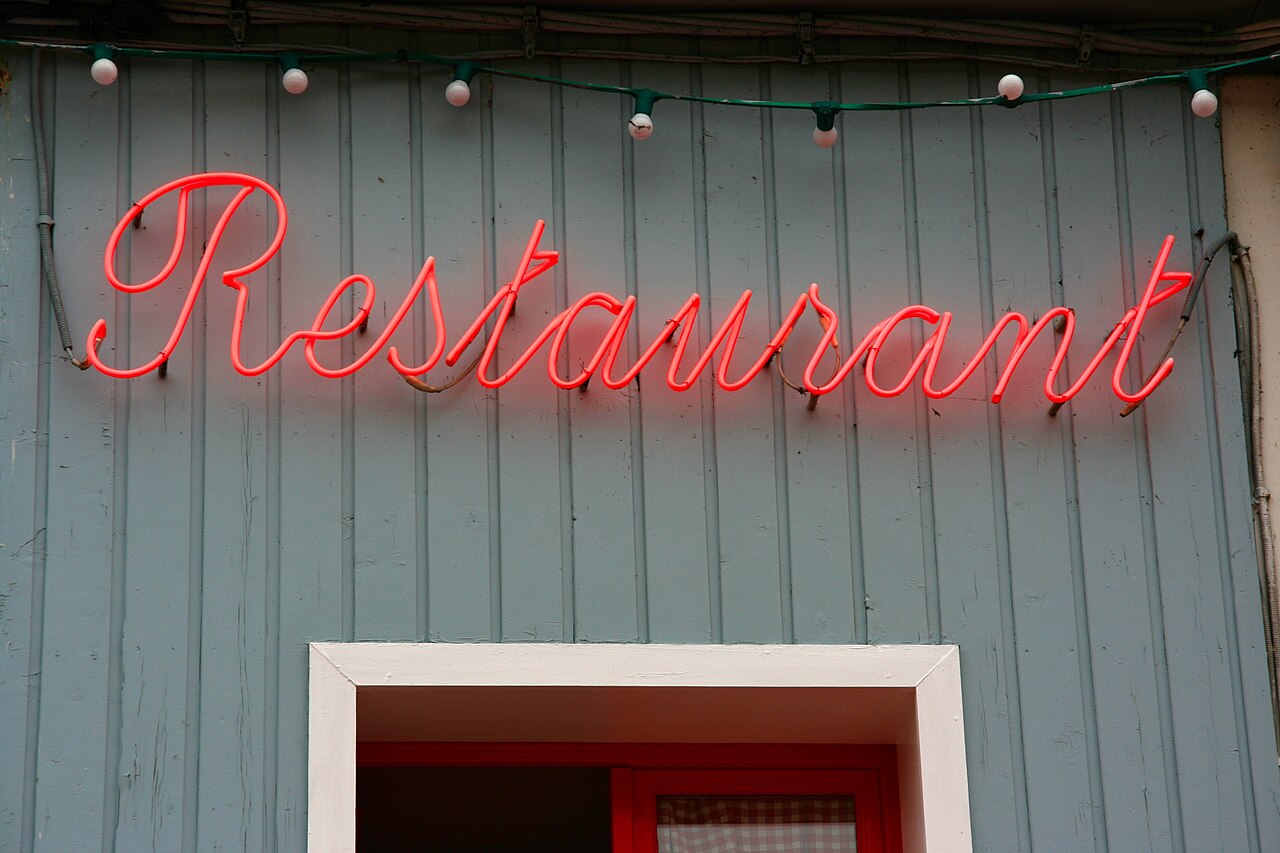 Enseigne lumineuse d'un restaurant